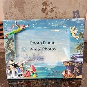 Rare Disney Ocean Adventure Photo Frame with Characters